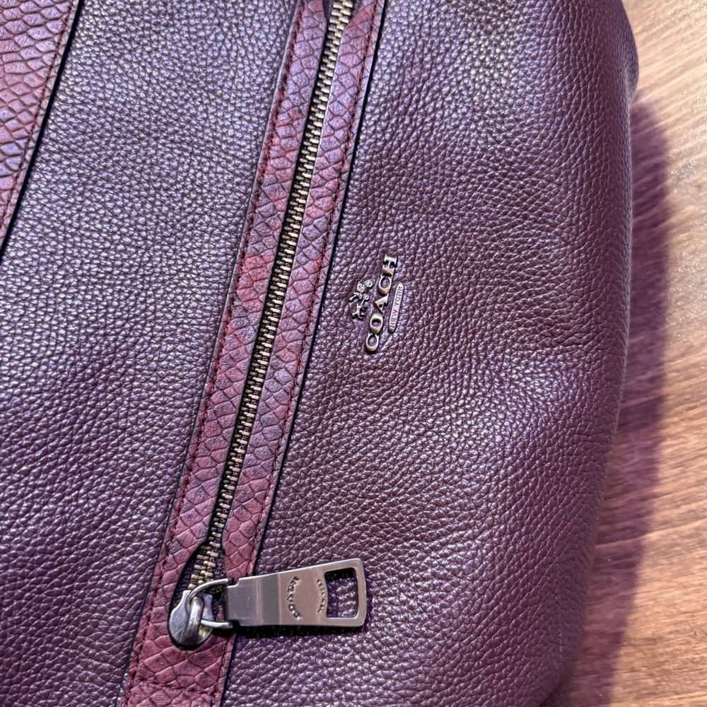 STUNNING β¨ Coach Embossed Leather Tote β Wine/Burgundy with Snake Print Trim β¨β - Picture 11 of 14